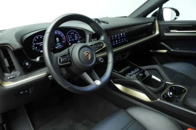 Porsche Cayenne (2024) thumbnail 6