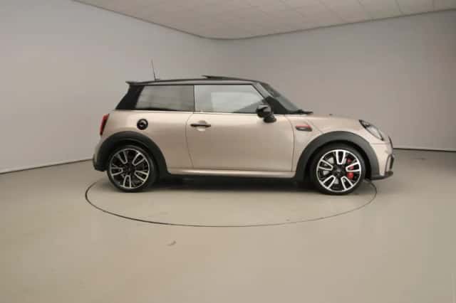 MINI John Cooper Works (2022) thumbnail 4