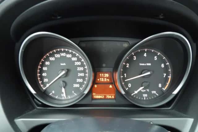 BMW Z4 (2010) thumbnail 12