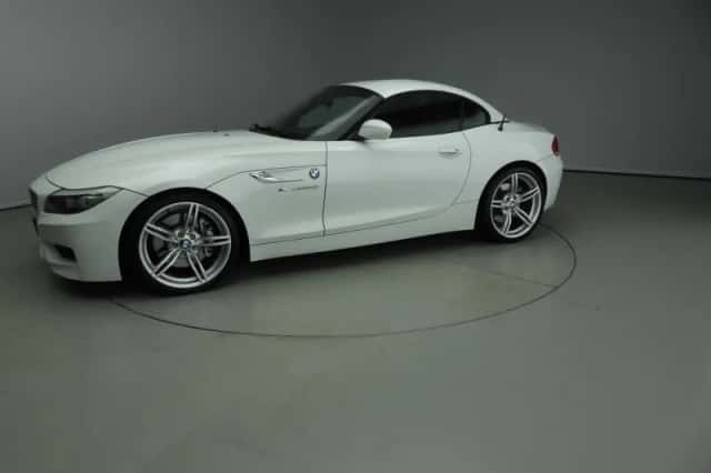 BMW Z4 (2010) thumbnail 17