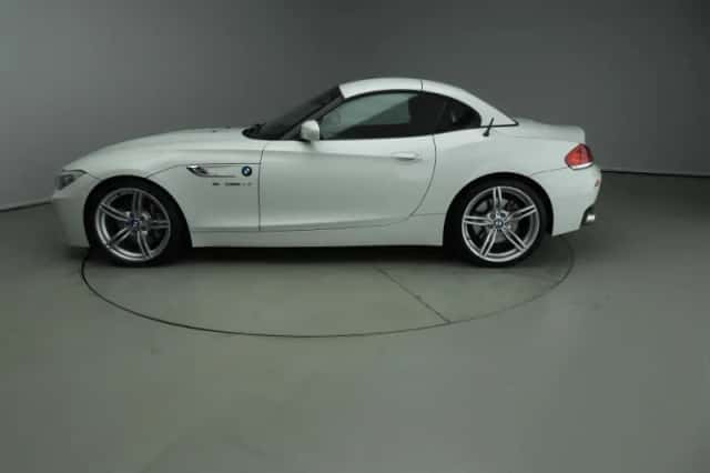 BMW Z4 (2010) thumbnail 18
