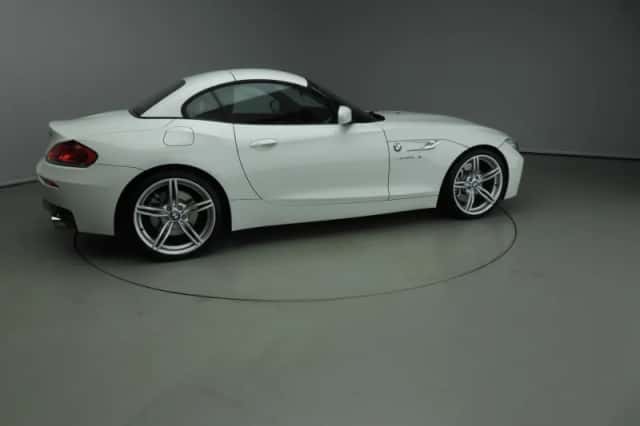 BMW Z4 (2010) thumbnail 21