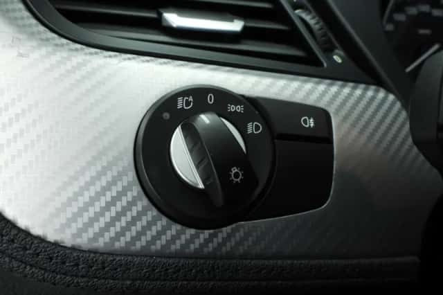 BMW Z4 (2010) thumbnail 25