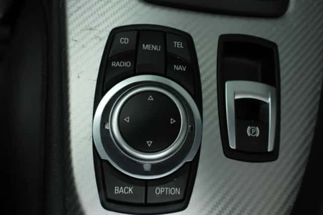 BMW Z4 (2010) thumbnail 32