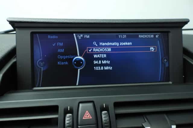 BMW Z4 (2010) thumbnail 35