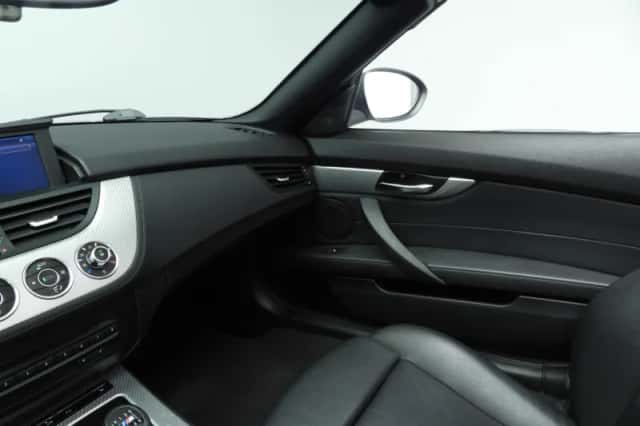 BMW Z4 (2010) thumbnail 39