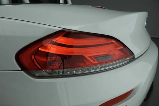 BMW Z4 (2010) thumbnail 40