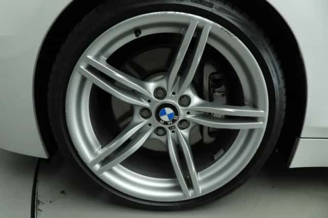 BMW Z4 (2010) thumbnail 43
