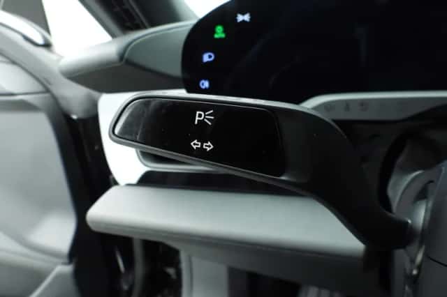 Porsche Taycan (2022) thumbnail 24