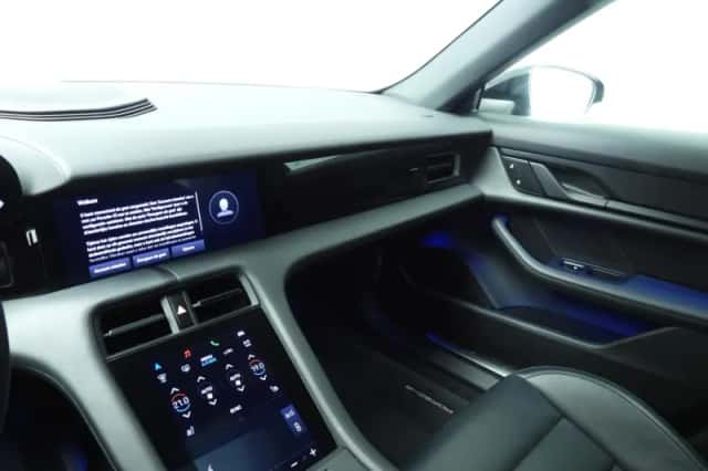 Porsche Taycan (2022) thumbnail 37