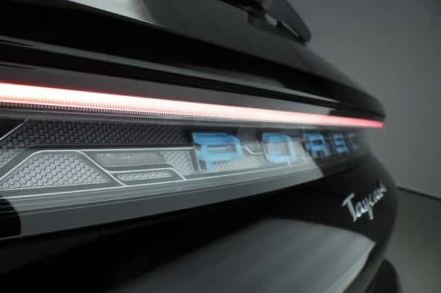 Porsche Taycan (2022) thumbnail 41