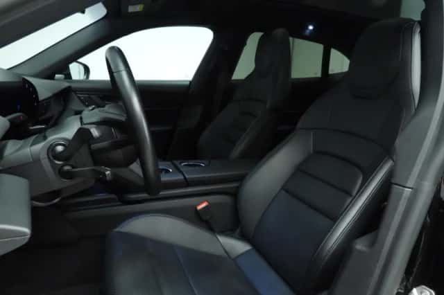 Porsche Taycan (2022) thumbnail 7