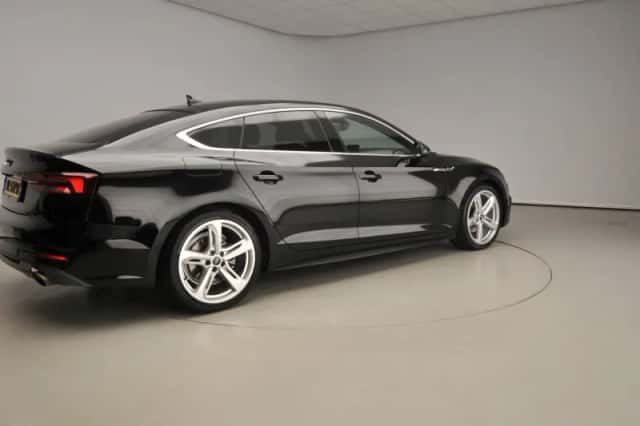 Audi A5 (2018) thumbnail 2