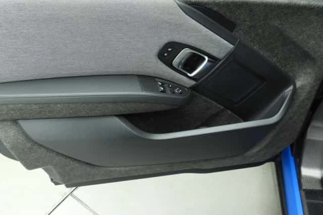 BMW i3 (2016) thumbnail 18