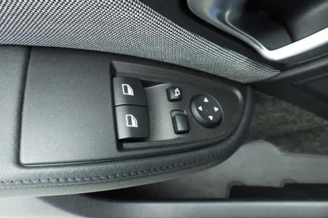 BMW i3 (2016) thumbnail 19