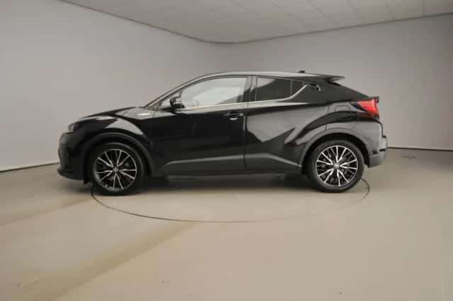 Toyota C-HR (2020) thumbnail 2