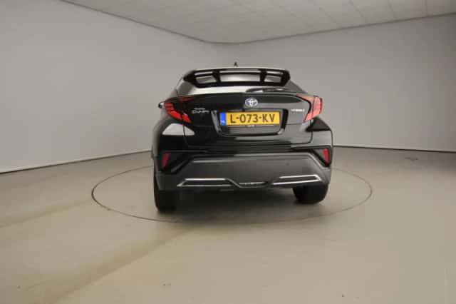Toyota C-HR (2020) thumbnail 3