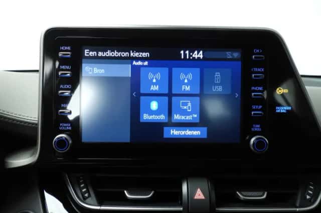 Toyota C-HR (2020) thumbnail 29
