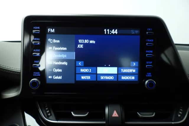 Toyota C-HR (2020) thumbnail 30