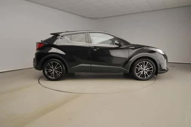 Toyota C-HR (2020) thumbnail 4