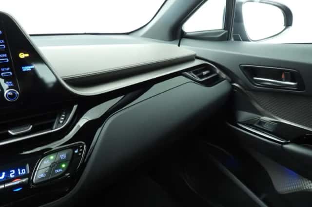 Toyota C-HR (2020) thumbnail 33