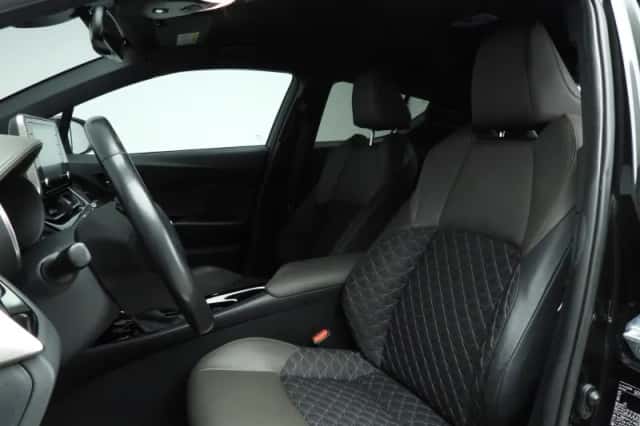 Toyota C-HR (2020) thumbnail 7