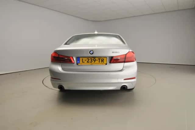 BMW 5-Serie (2017) thumbnail 3