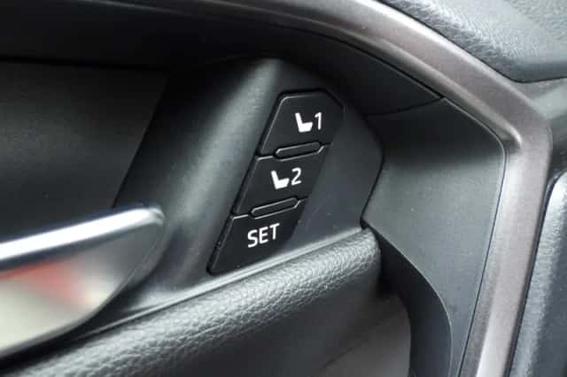 Toyota RAV4 (2024) thumbnail 25