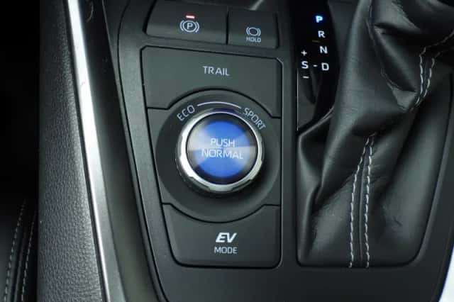 Toyota RAV4 (2024) thumbnail 34
