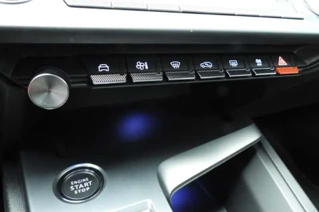 Peugeot 308 (2022) thumbnail 38