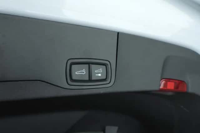 Porsche Taycan (2022) thumbnail 45