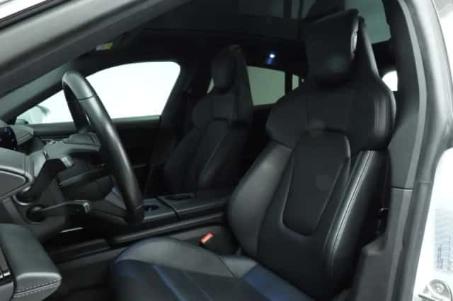 Porsche Taycan (2022) thumbnail 7