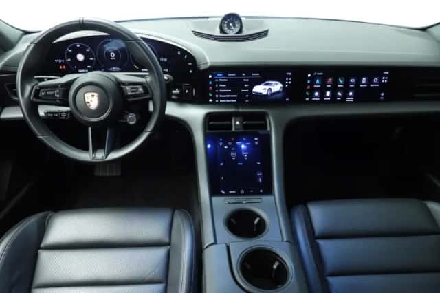 Porsche Taycan (2022) thumbnail 10