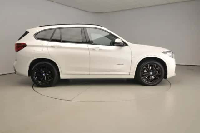 BMW X1 (2018) thumbnail 3