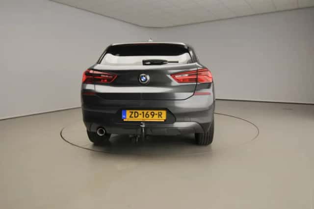 BMW X2 (2019) thumbnail 3