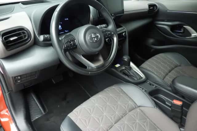 Toyota Yaris Cross (2024) thumbnail 6