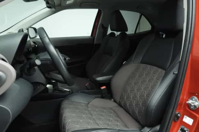 Toyota Yaris Cross (2024) thumbnail 7