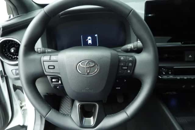 Toyota C-HR (2024) thumbnail 11