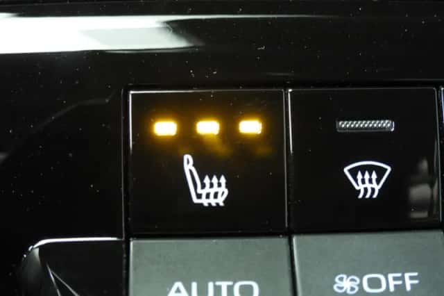 Toyota C-HR (2024) thumbnail 27