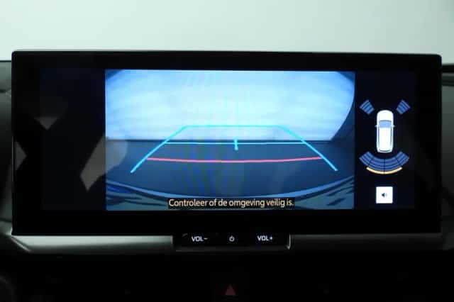 Toyota C-HR (2024) thumbnail 31