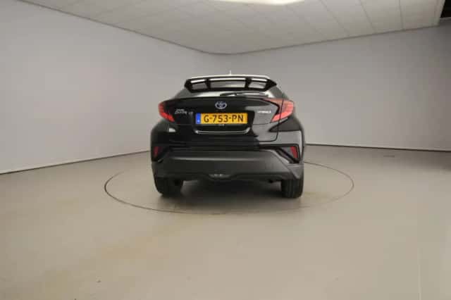 Toyota C-HR (2019) thumbnail 3