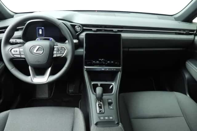 Lexus LBX (2025) thumbnail 10