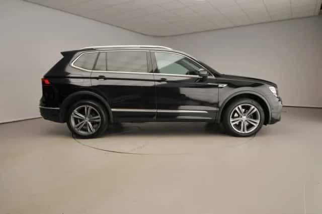 Volkswagen Tiguan (2021) thumbnail 4