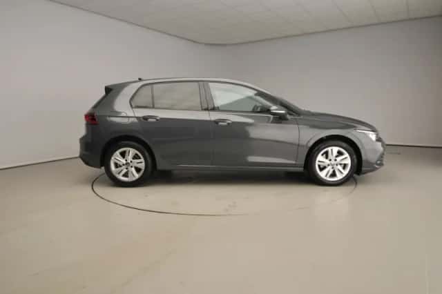 Volkswagen Golf (2021) thumbnail 4