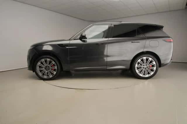 Land Rover Range Rover Sport (2023) thumbnail 2