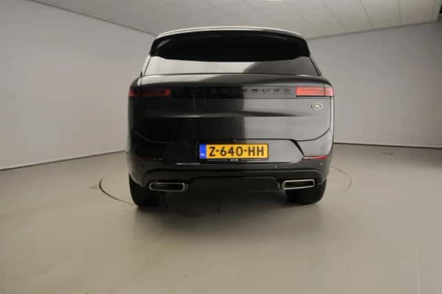 Land Rover Range Rover Sport (2023) thumbnail 3