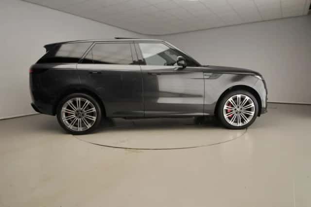 Land Rover Range Rover Sport (2023) thumbnail 4