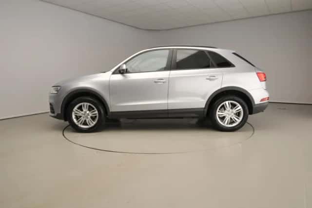 Audi Q3 (2017) thumbnail 3