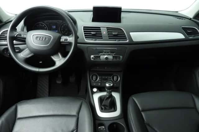 Audi Q3 (2017) thumbnail 4