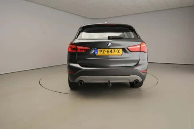 BMW X1 (2017) thumbnail 3